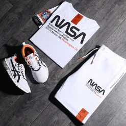 Acheter ⌛ Tee 👚 Shirt Space Exploration Avec Patch Et Broderie 355 Blanc de Final Club 🥰 -Final Club Soldes final club 212666 FINAL 355 20200506T145631 03