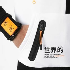 Nouveau ✔️ Sweat Crewneck Nasa Half Limited Edition Noir Blanc Détails Orange Fluo de Final Club ⌛ -Final Club Soldes final club 249671 FINAL 564 20210319T083840 03