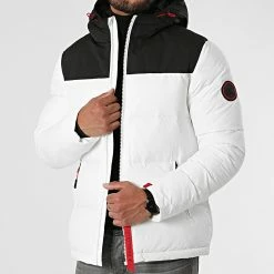 Les meilleures critiques de 🌟 Doudoune Capuche Premium Puffer Jacket Blanc Noir Rouge de Final Club 👏