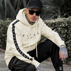 Les meilleures critiques de 🧨 Sweat Capuche A Bandes Avec Broderie 854 Creme de Final Club ✔️ -Final Club Soldes final club 293779 FINAL 854 20220421T080641 05