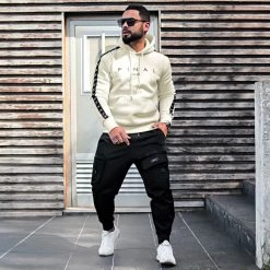 Les meilleures critiques de 🧨 Sweat Capuche A Bandes Avec Broderie 854 Creme de Final Club ✔️ -Final Club Soldes final club 293779 FINAL 854 20220427T084739 05