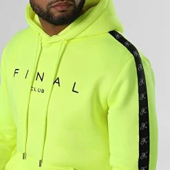 Grosses soldes 🥰 Sweat Capuche A Bandes Avec Broderie 839 Jaune Fluo de Final Club ❤️ -Final Club Soldes final club 295407 FINAL 839 20220308T154919 02