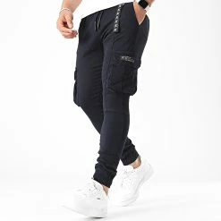 Sortie 🔔 Pantalon Cargo 869 Bleu Marine de Final Club 🧨 -Final Club Soldes final club 315302 FINAL 869 20220609T150145 02