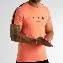 Vente flash 🤩 Tee 👕 Shirt A Bandes Logo Premium Fit 1007 Orange Pastel de Final Club 😀 -Final Club Soldes final club 319555 FINAL 1007 20220914T111322 03